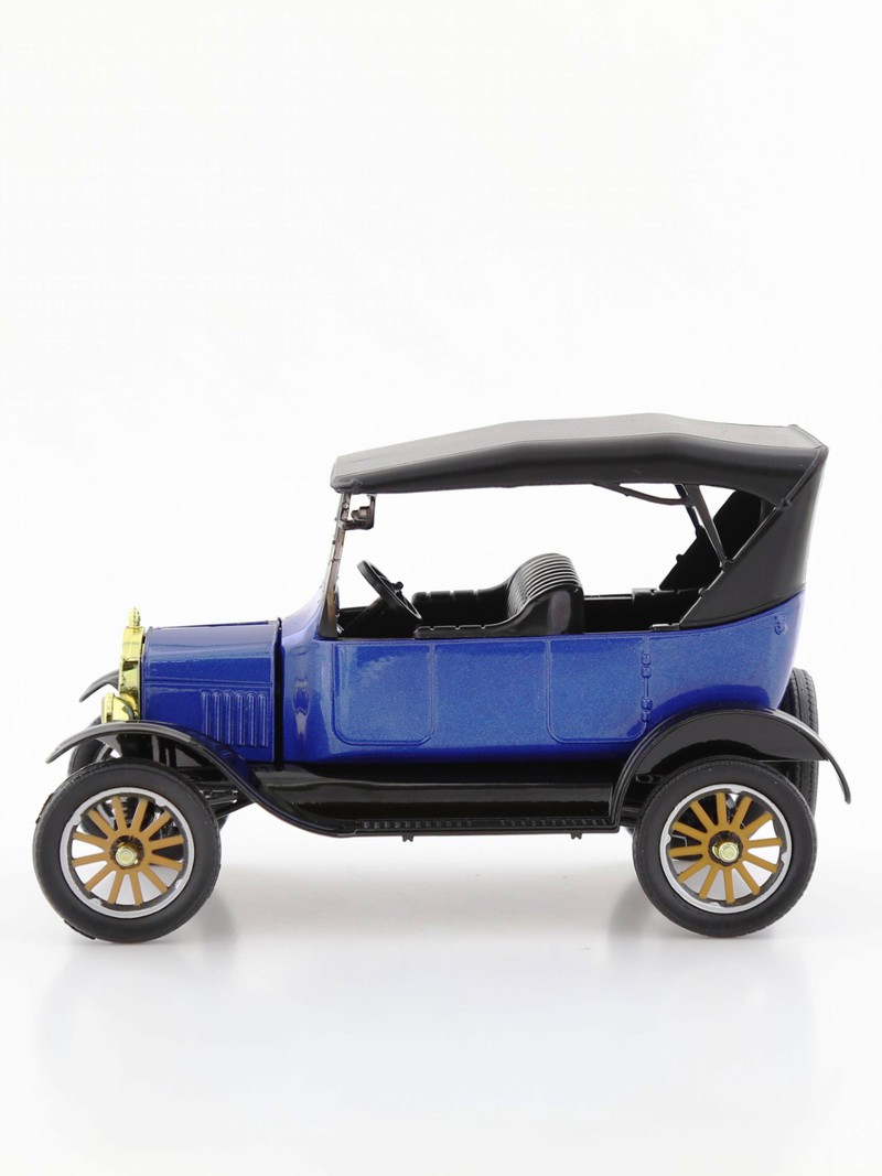Motormax 1.24 1925 Ford Model T-Touring Soft Top Die-Cast Model