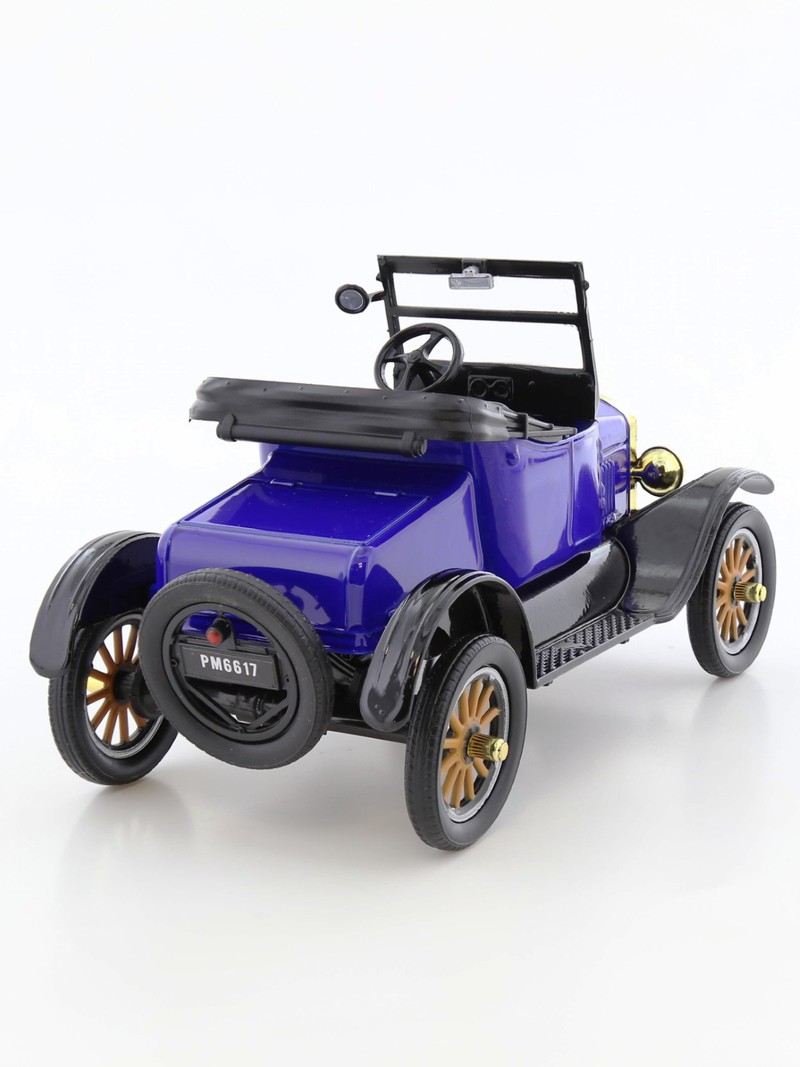Motormax 1.24 1925 Ford Model T-Runabout Convertible Die-Cast Model